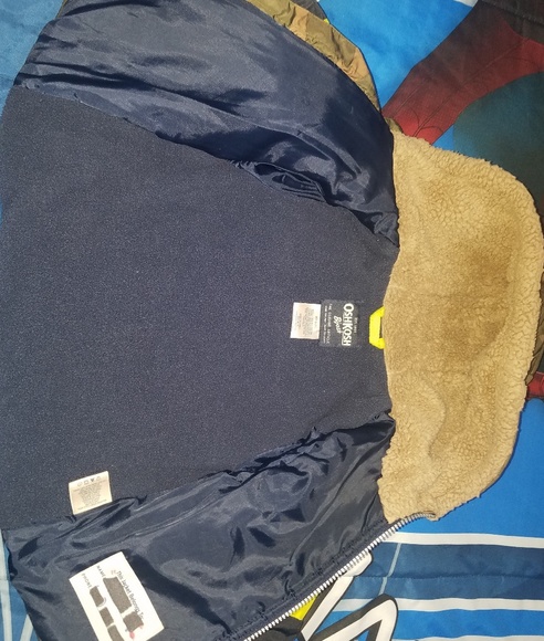 ☃️🍬Oshkosh camo puffer winter jacket - Picture 2 of 4